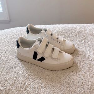 Velcro Veja sneakers